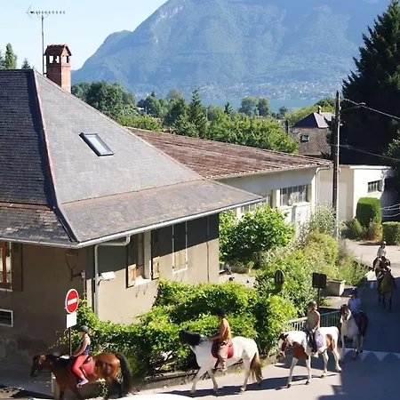 Chalet Vue Sur Lac Et Montagne